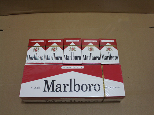 USA Marlboro Cigarettes Types Red Regular 40 Cartons